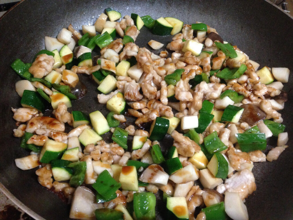 今日の献立・料理|炒め物メニュー~鶏肉とズッキーニとエリンギのオイスターソース炒め レシピ画像4